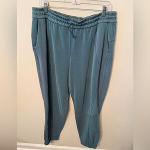 EUC Lululemon Brushed Softstreme Jogger In Green Jasper Size 14